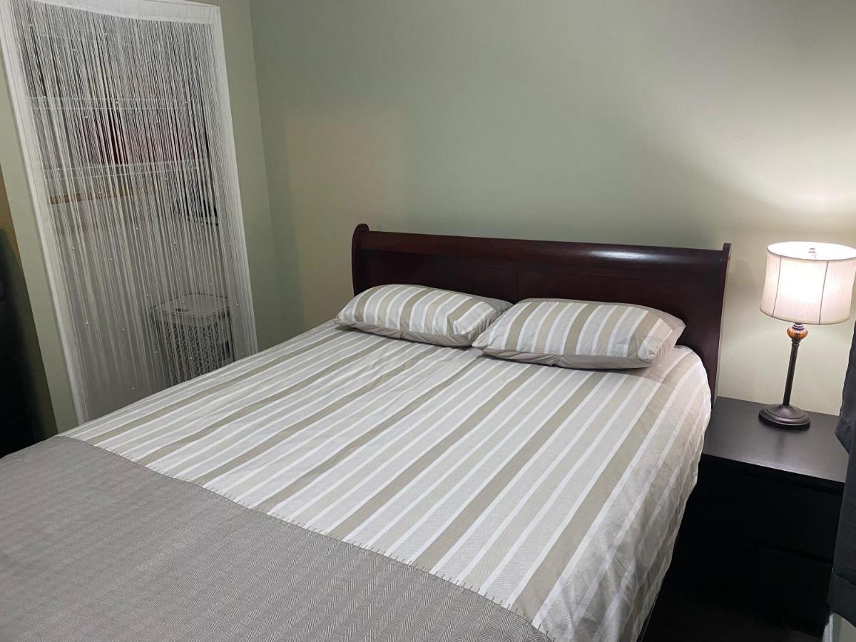 1 Bedroom Suite In Langford. Victoria Dış mekan fotoğraf