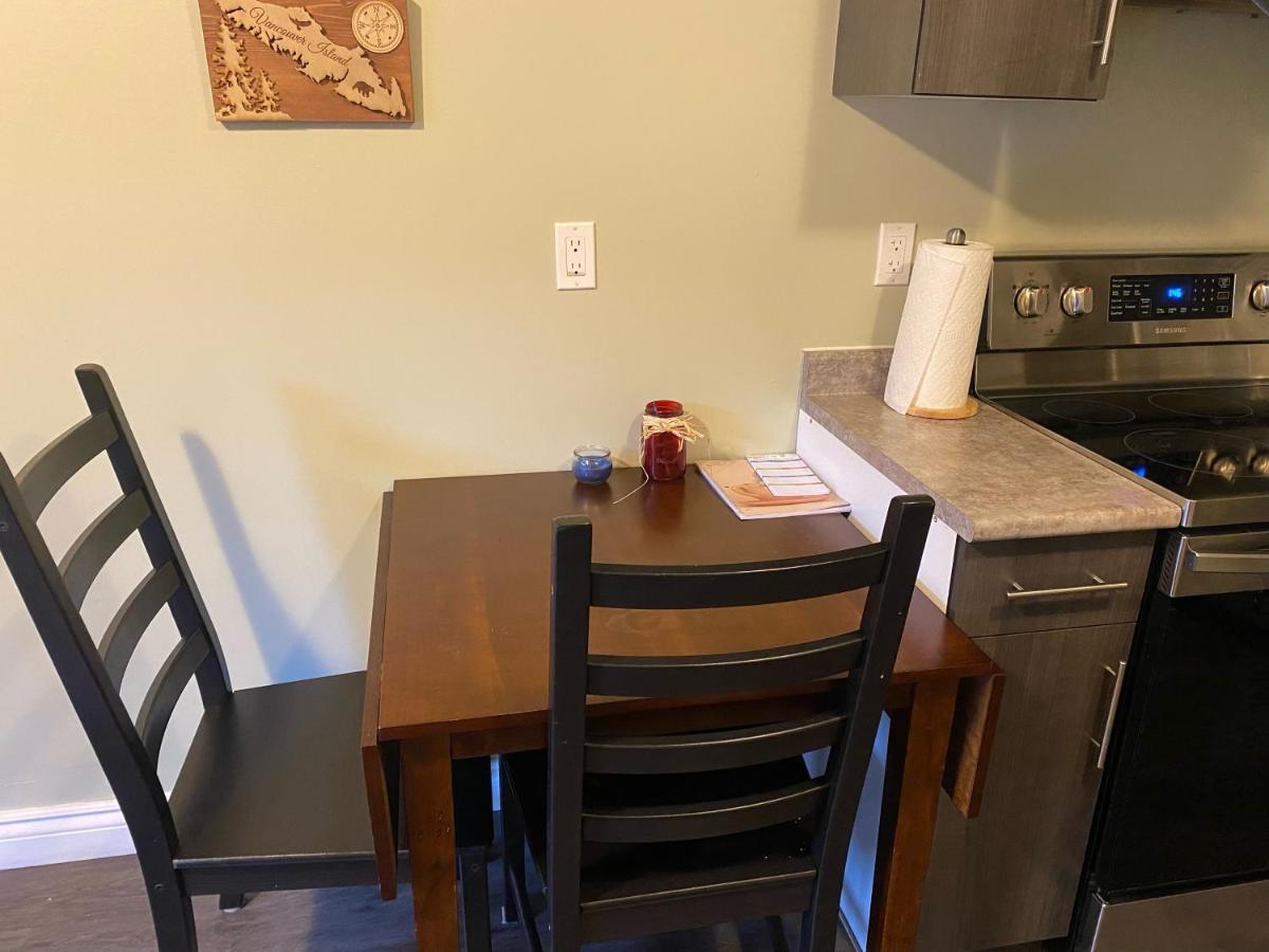1 Bedroom Suite In Langford. Victoria Dış mekan fotoğraf