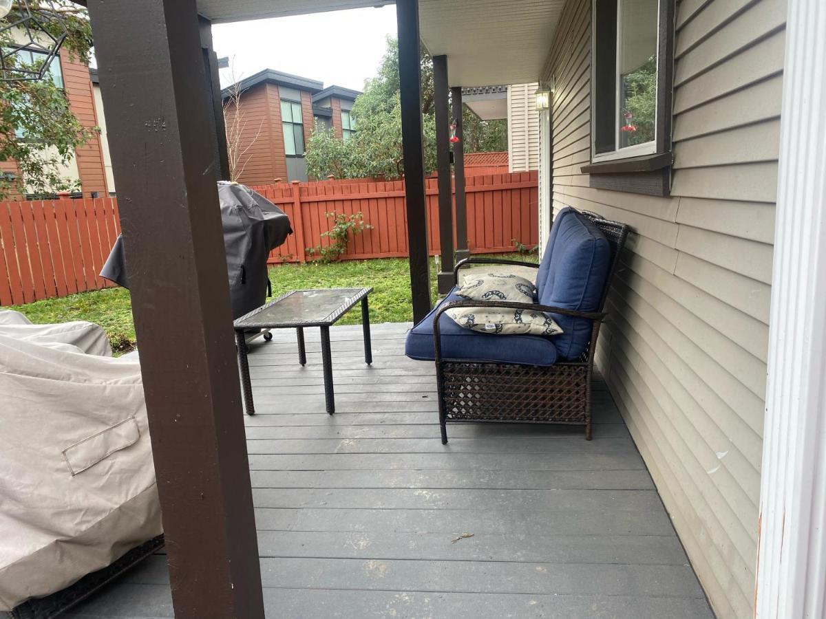 1 Bedroom Suite In Langford. Victoria Dış mekan fotoğraf